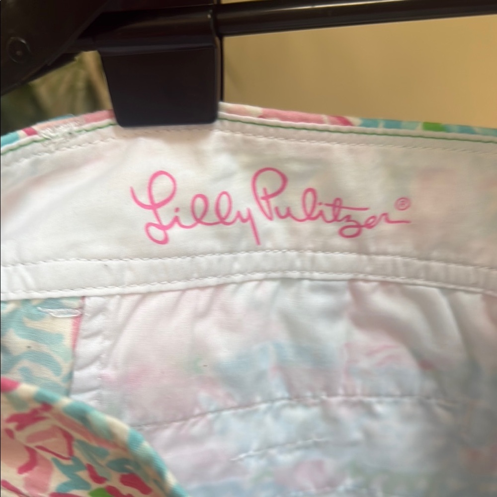 Lilly Pulitzer Lobstah Roll Callahan shorts - Picture 3 of 4